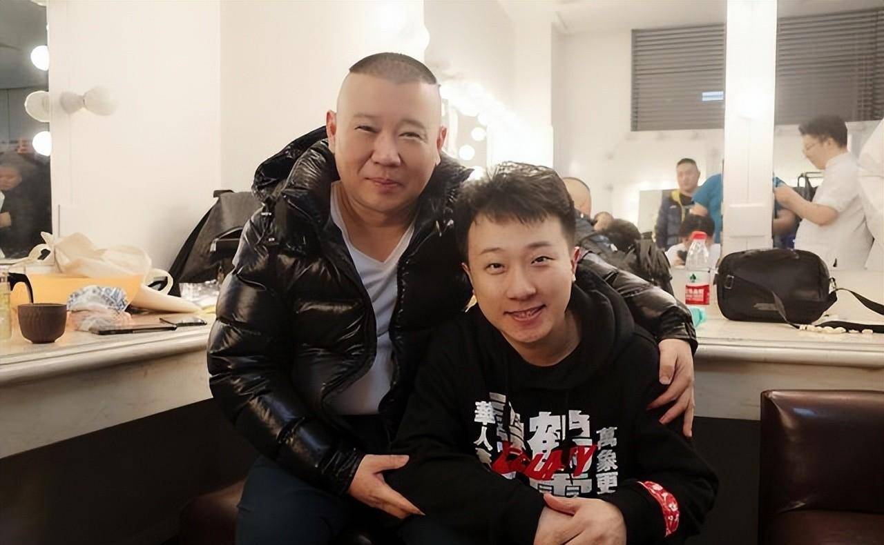 连夜飞回小剧场,网友:怪不得他们能火_张鹤擎_郭德纲_刘喆