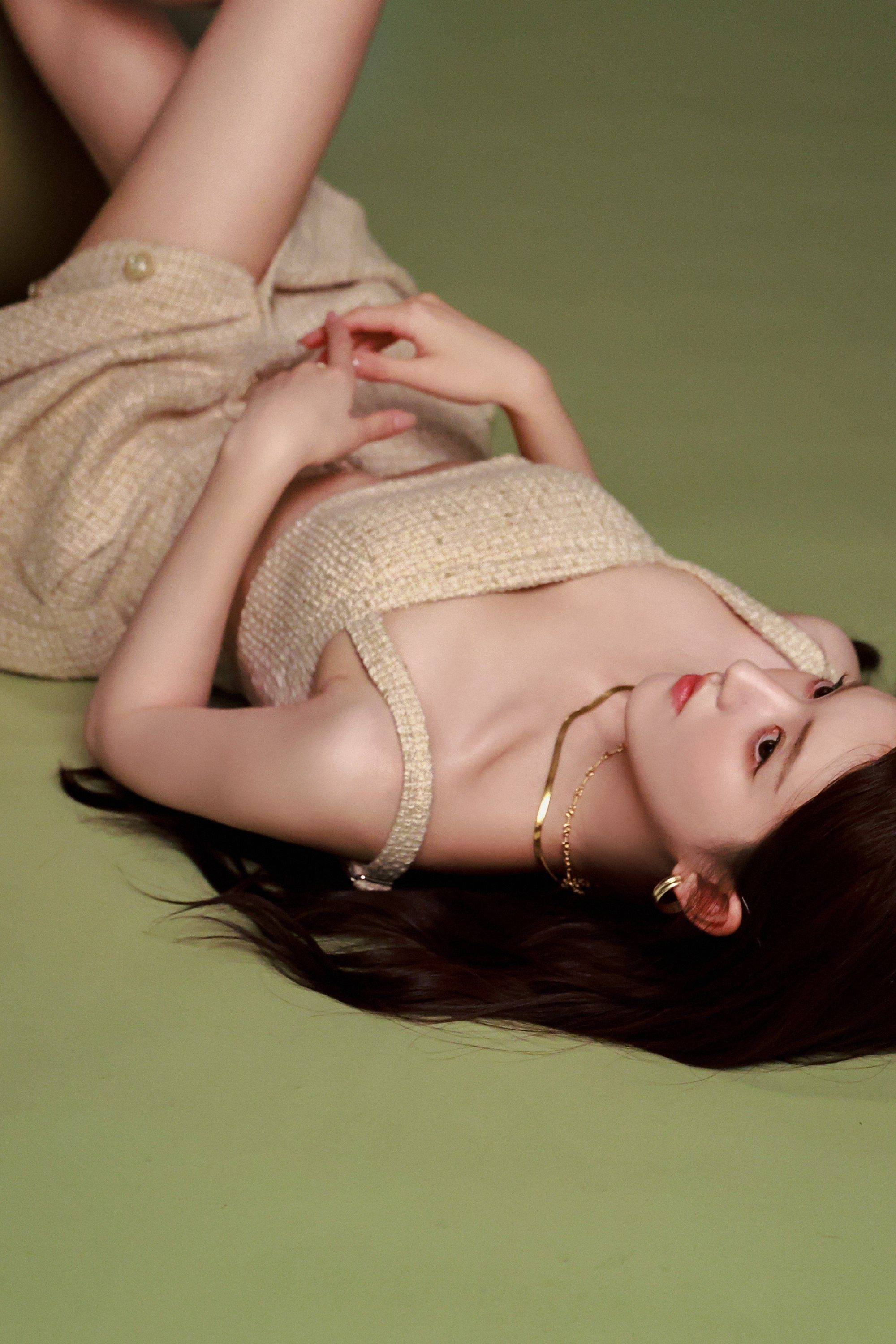 赵露思初秋风格长裙优雅时尚写真_头发_照片