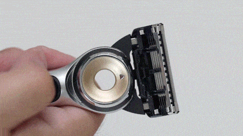 谁在守护手动剃须刀的荣光？吉列引力盒、极光、热感系列剃须实测