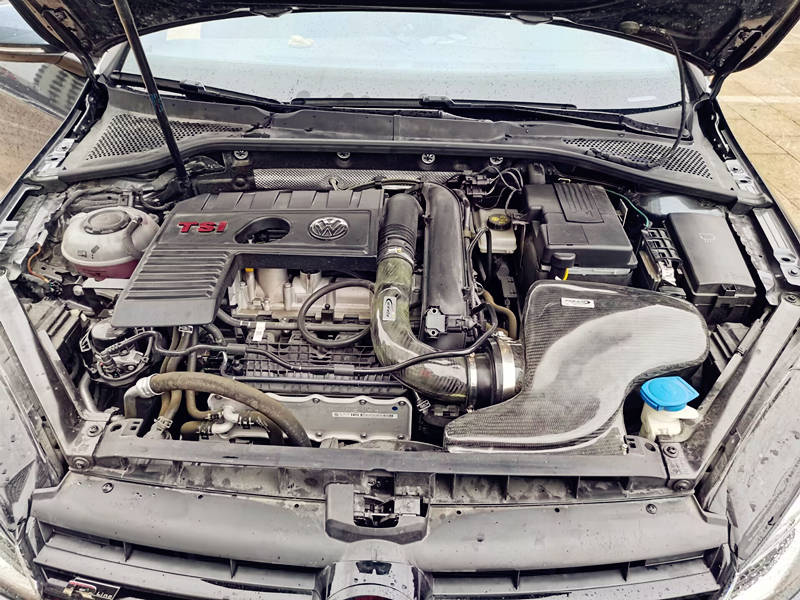 动力方面,这台20年出厂的高尔夫280tsi搭载着型号为ea211-djs的1.