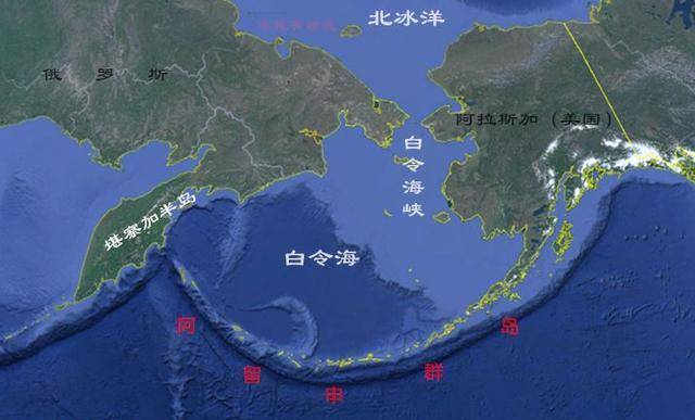 在白令海的两侧,是亚洲和北美洲,由白令海峡分隔