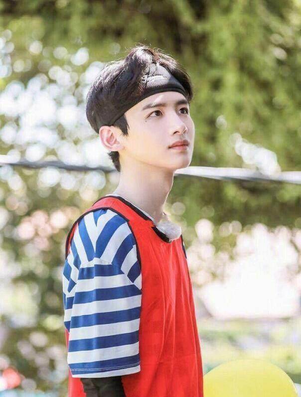 白敬亭的发带,井柏然的耳钉,佟丽娅刘昊然的关系,太令人感动!