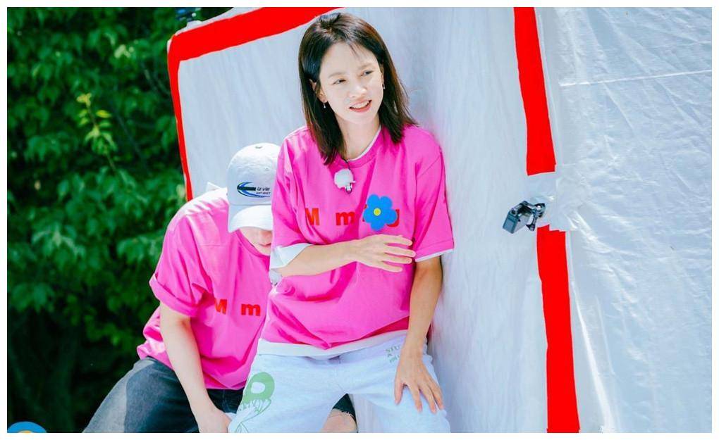 宋智孝家族企业曝光,rm成员大受冲击,原来她是隐藏的翡翠汤匙_父母