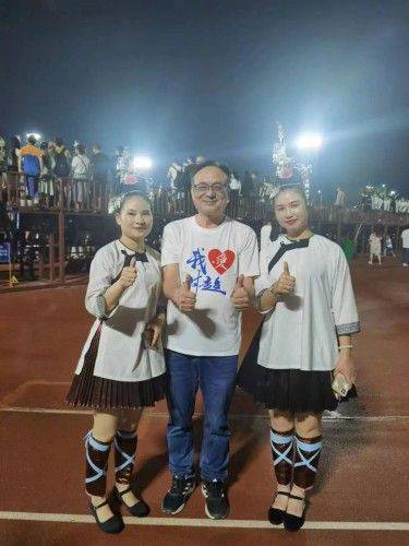 长沙红杏林学校学员陈忠裕,在村超展示中医技术服务大众_受伤_球员