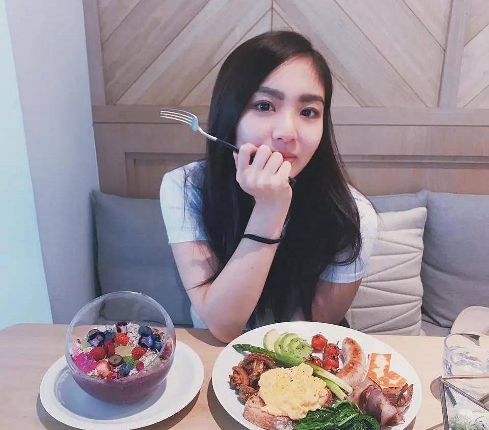 陈芳语谈创1被欺负后,热依娜疑似发文回应,内容犀利获网友支持_节目