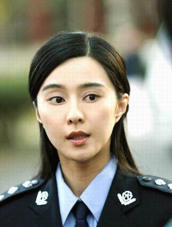 当女明星穿上警服,谁才是最美警花?_女警_一身_刘诗诗