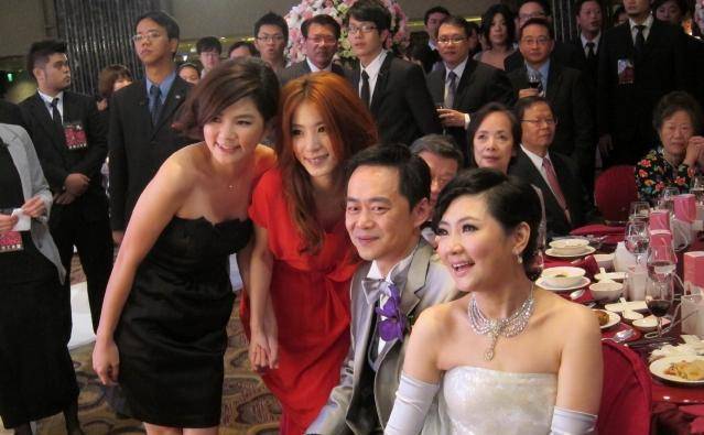 阿中承认与尹馨两年情断分手,selina四字评价_张承中_前妻_姐妹
