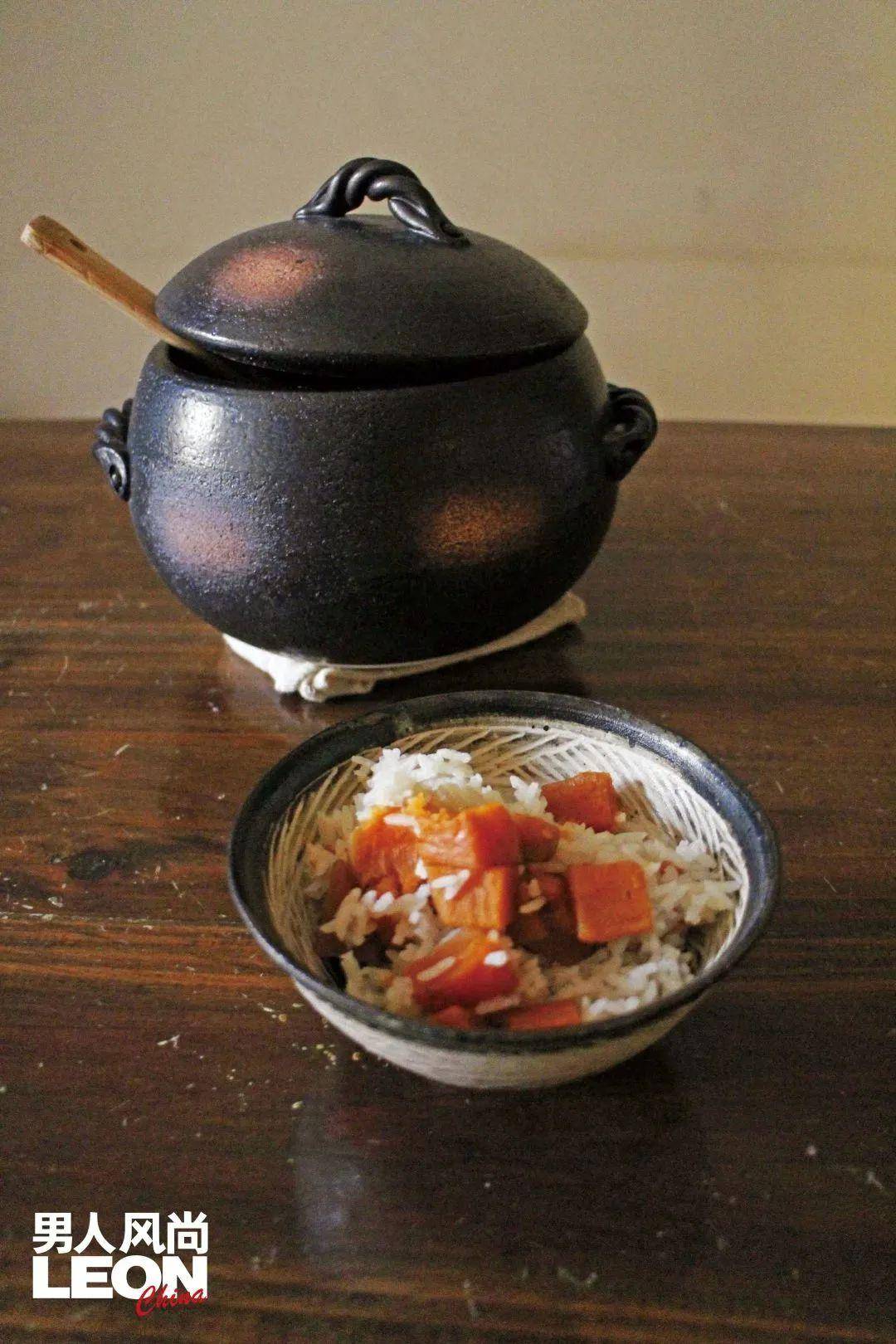 leon美食家丨糟辣回锅肉配土锅红薯焖饭