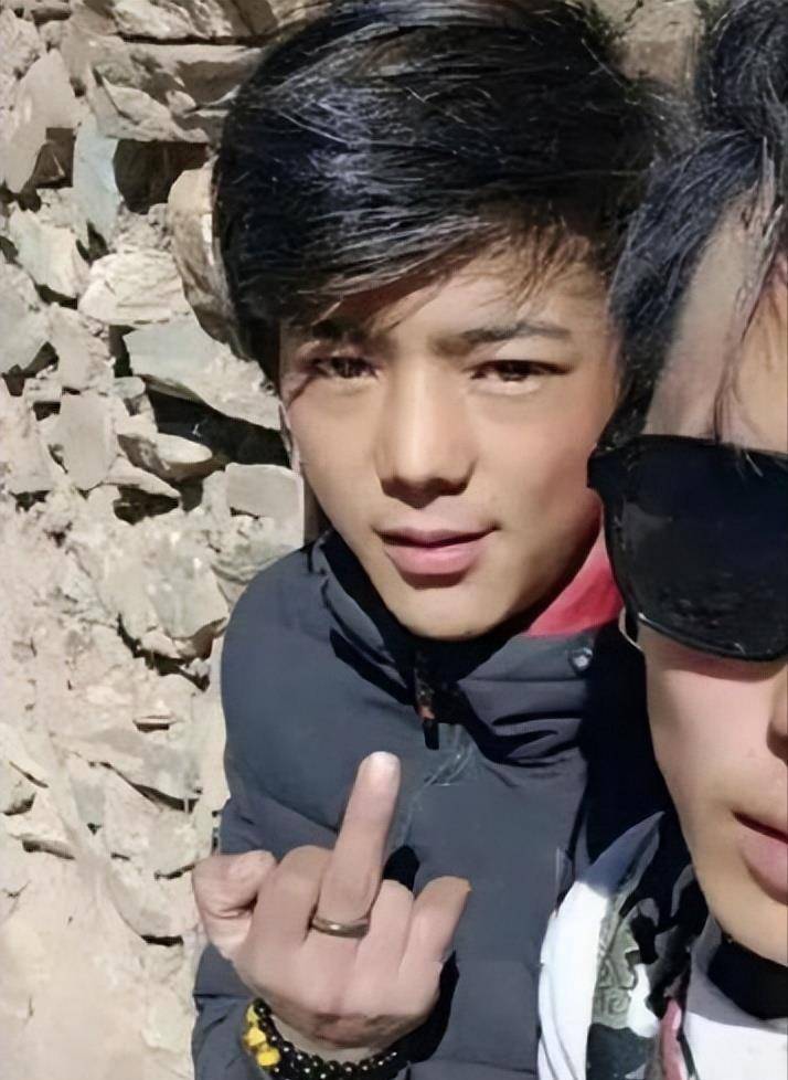 丁真在世界上是清醒的,多少流量网红被打过脸_理塘_镜头_媒体