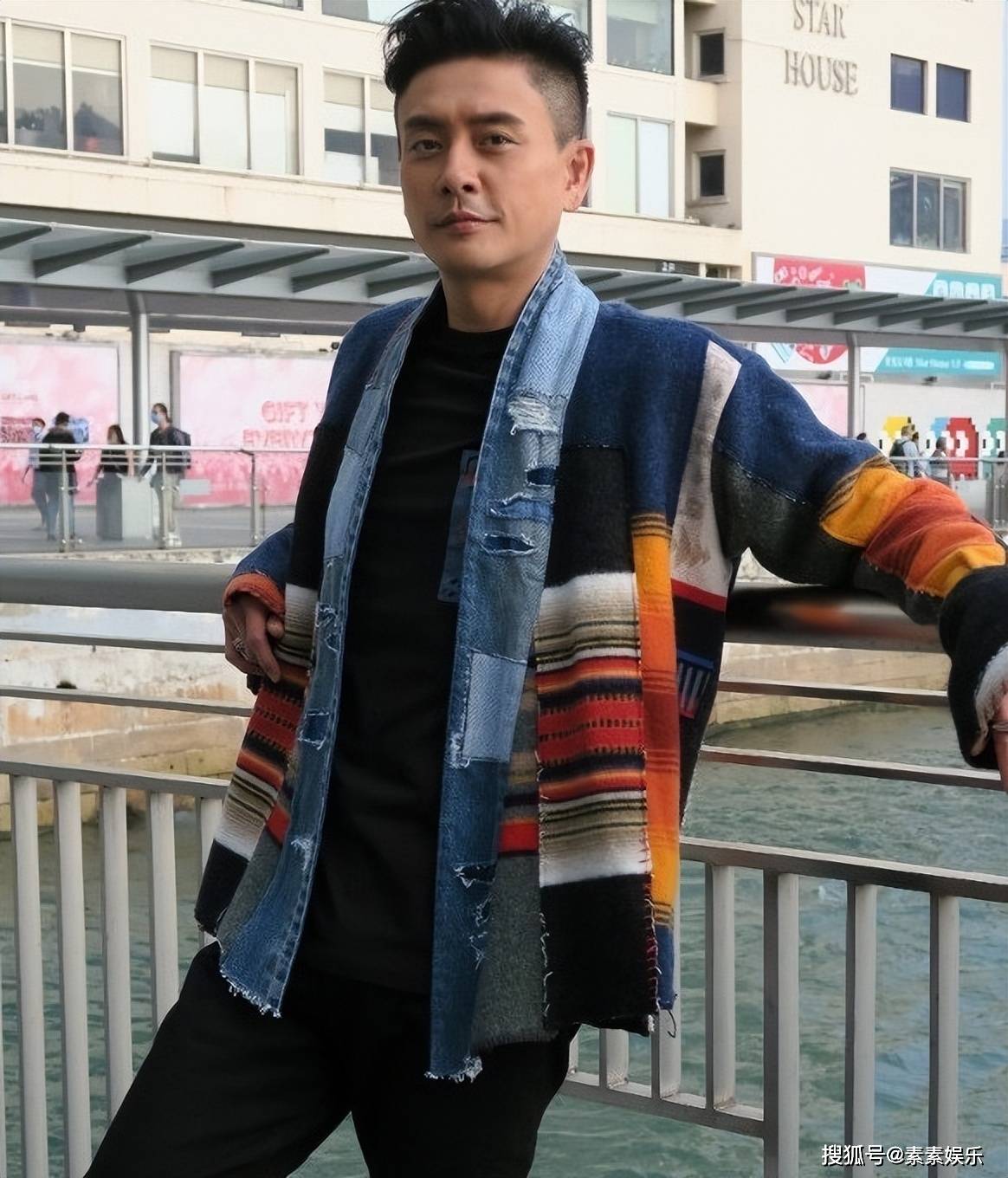 黄宗泽情路不糊涂,港媒称其非常绅士,曾当面拒绝多