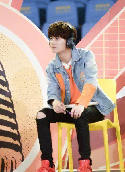 第10期跑男中被邀请的男嘉宾有李现和任嘉伦,其中李现更是第5季跑男中