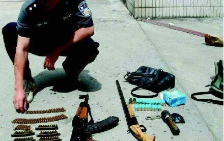 崩牙驹出狱后,2次被对手突然袭击,终找出内奸,利用其成功复仇_黄达豪