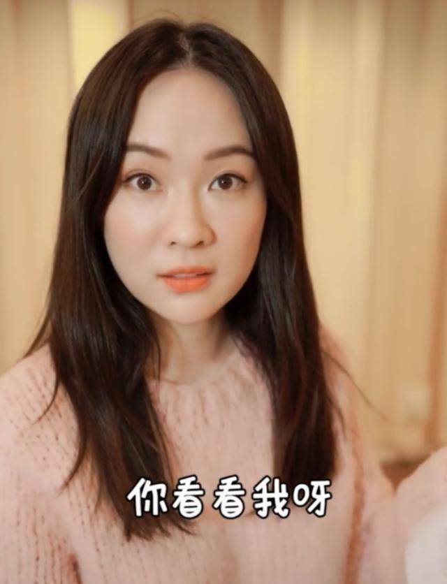 杜江和霍思燕用宝宝滤镜,让嗯哼看清楚像谁,嗯哼直接拒绝像爸爸_妈妈