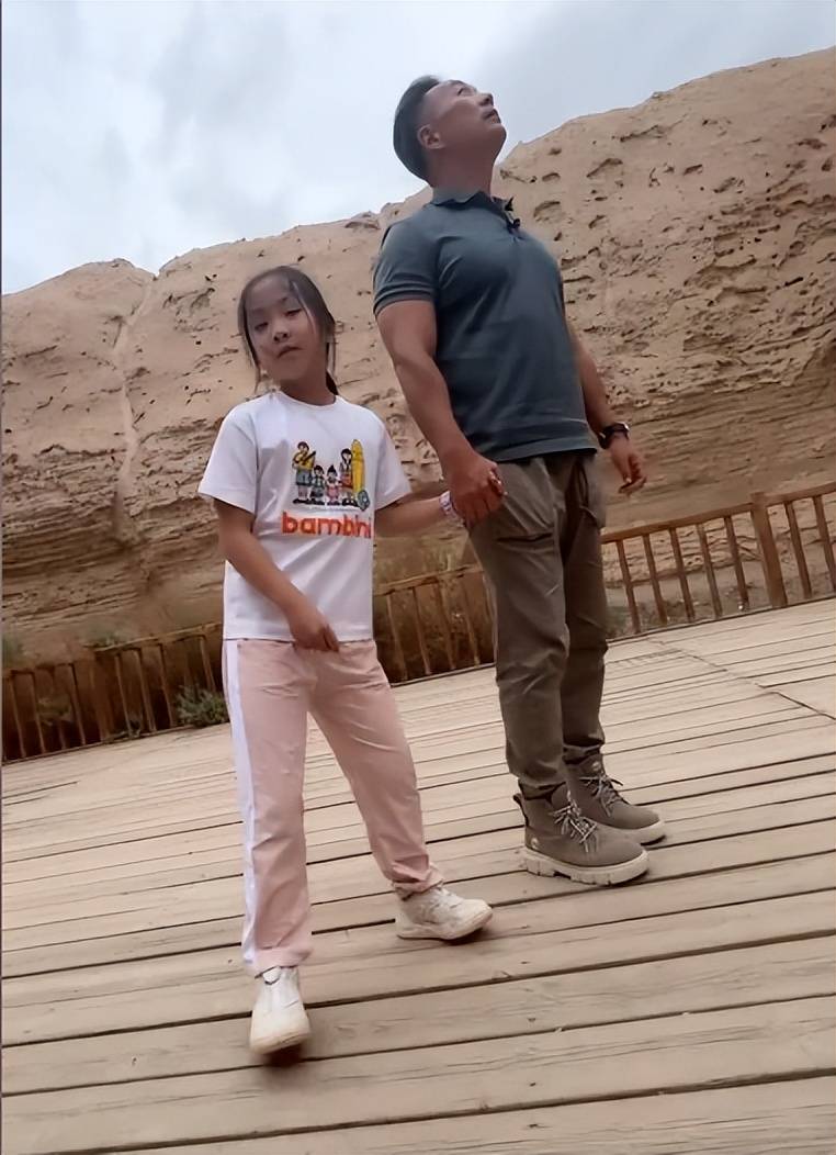 谭江海:甘当贤内助,老婆把买卖做到国外自己带女儿到西北9日游_王小骞