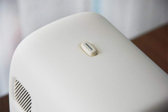 家用投影仪怎么选？小巧轻便AOC F1智能投影，千元价位也有好画质