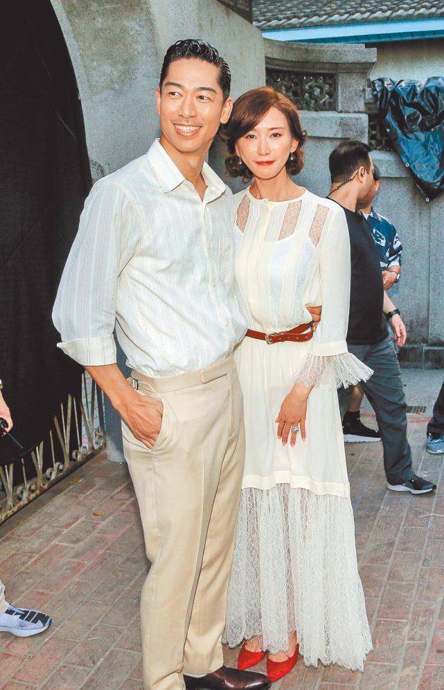 林志玲与女子在京东相识!