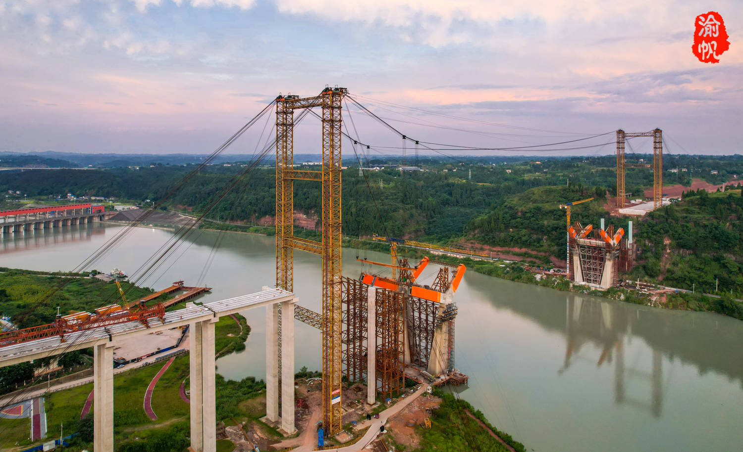 按照潼南的交通规划,东升大桥是潼南"五横六纵一环"主干路网体系"六纵