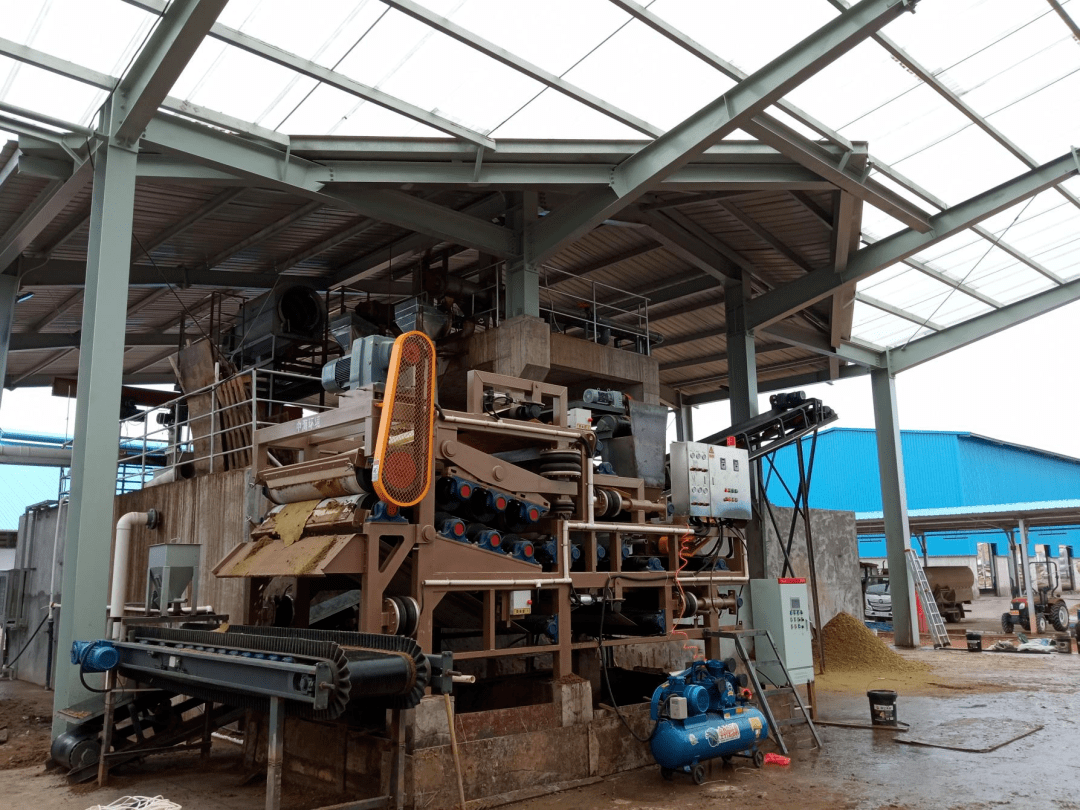 制作牛床垫料全流程_处理_运营_生产