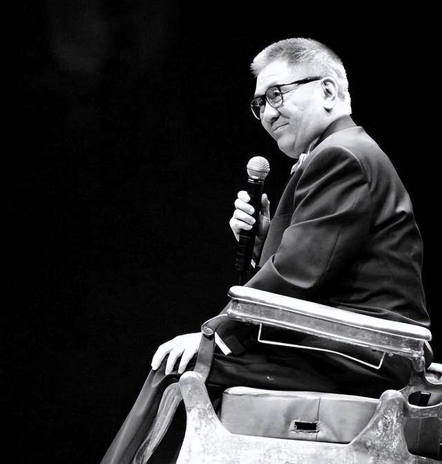 黄霑比浪子还浪,但他珍爱每段感情,认真对待生命中的三位女人_华娃