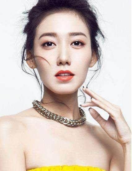 和高圆圆撞脸被怀疑是她妹妹,高露才是最低调的演员_孩子_差不多_女神