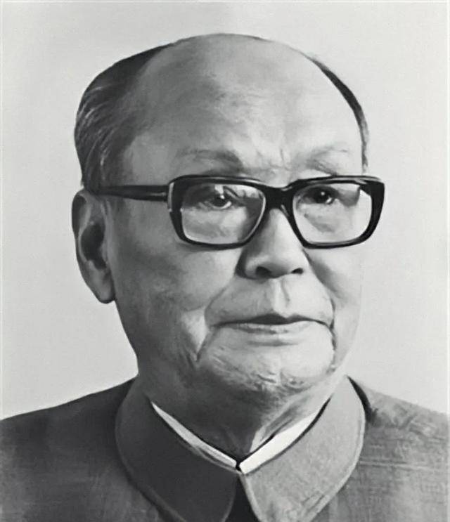 1985年，被撤编的6大军区都有哪些，首任司令员都是谁