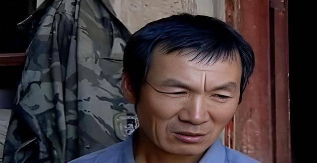 他将妻子锁在猪圈11年,还想卖掉女儿,王兴福为何被称为好男人_龚仕花