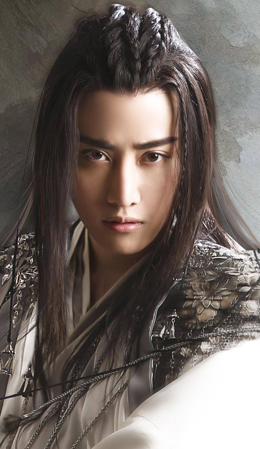 mike的古装扮相非常赞,浓眉大眼之外带着一丝妩媚,有一种难以捉摸的妖