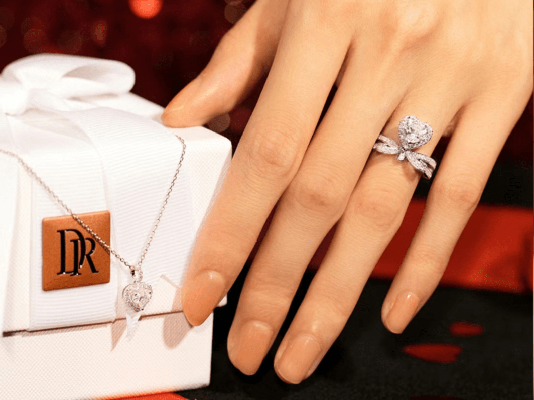 不同价位钻戒品牌推荐_钻石_卡地亚_周大福