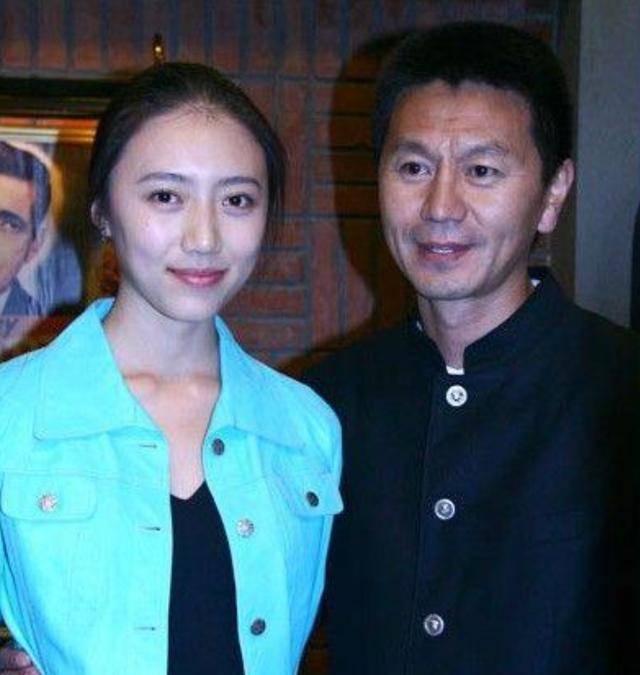 吴若甫和刘莎:相差22岁的夫妻,男主曾被绑架,女主是舞蹈演员_婚礼