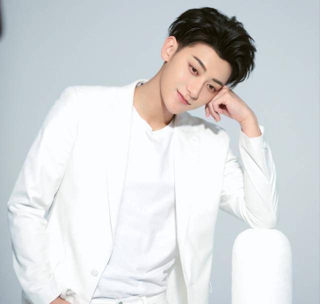 黄子韬公布恋情,女友竟是她?让粉丝们操碎了心_cp_结果_时候