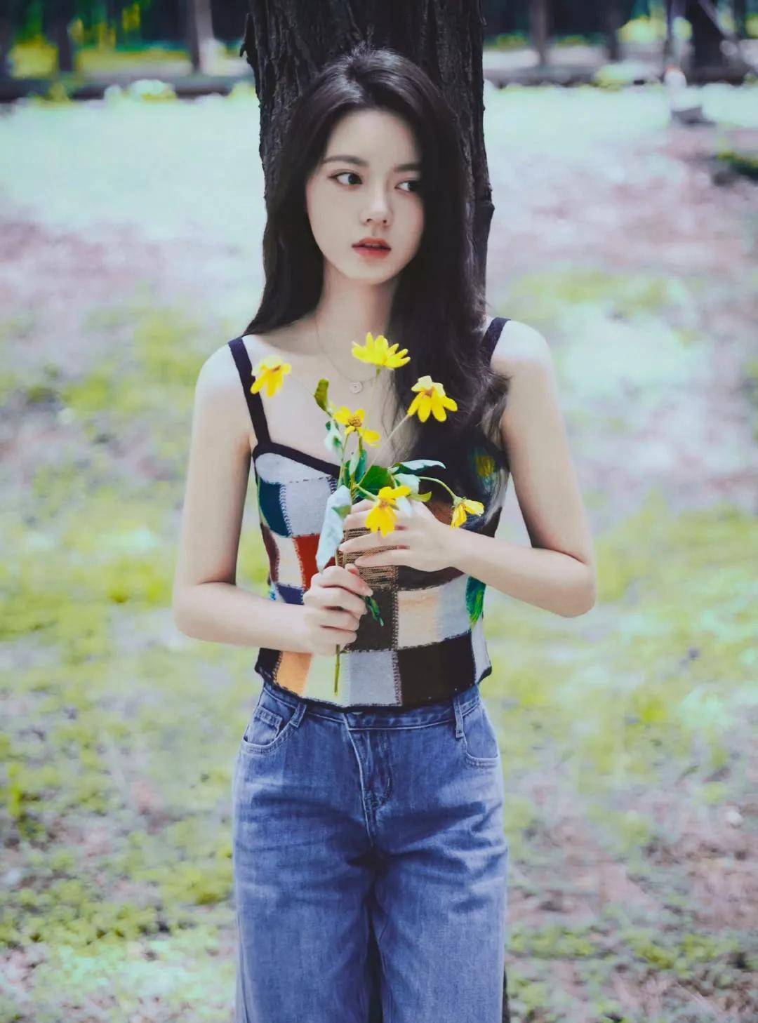 18岁赵今麦晒照,上大学后浓妆换成素颜,这颜值变化美翻了_赵金麦_照片