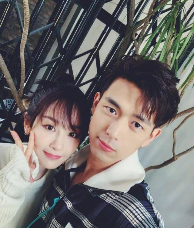 李现为杨紫庆生,合照尽显亲密,网友直呼在一起!_角色_剧中_儿女
