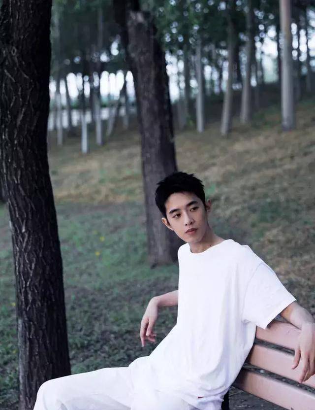 一夜成名,新f4王鹤棣梁靖康官鸿吴希泽的后续资源究竟谁更胜一筹_哥哥