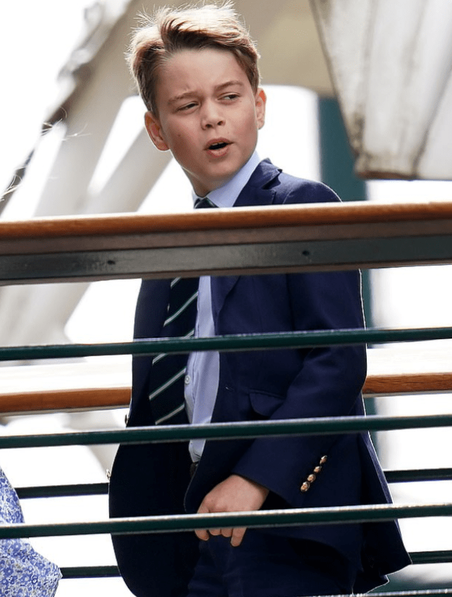 挽起袖口坐台阶上,官方笑容酷似外公_乔治_威廉_父母