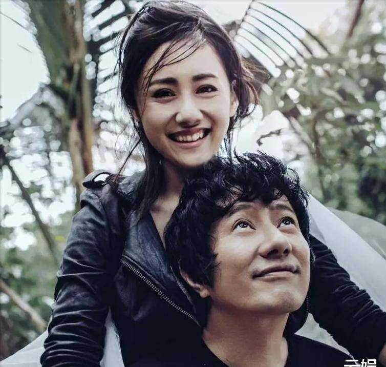 将怀孕女友送出国郑钧在大学时期就和孙锋确认了关系,两人也算是早恋