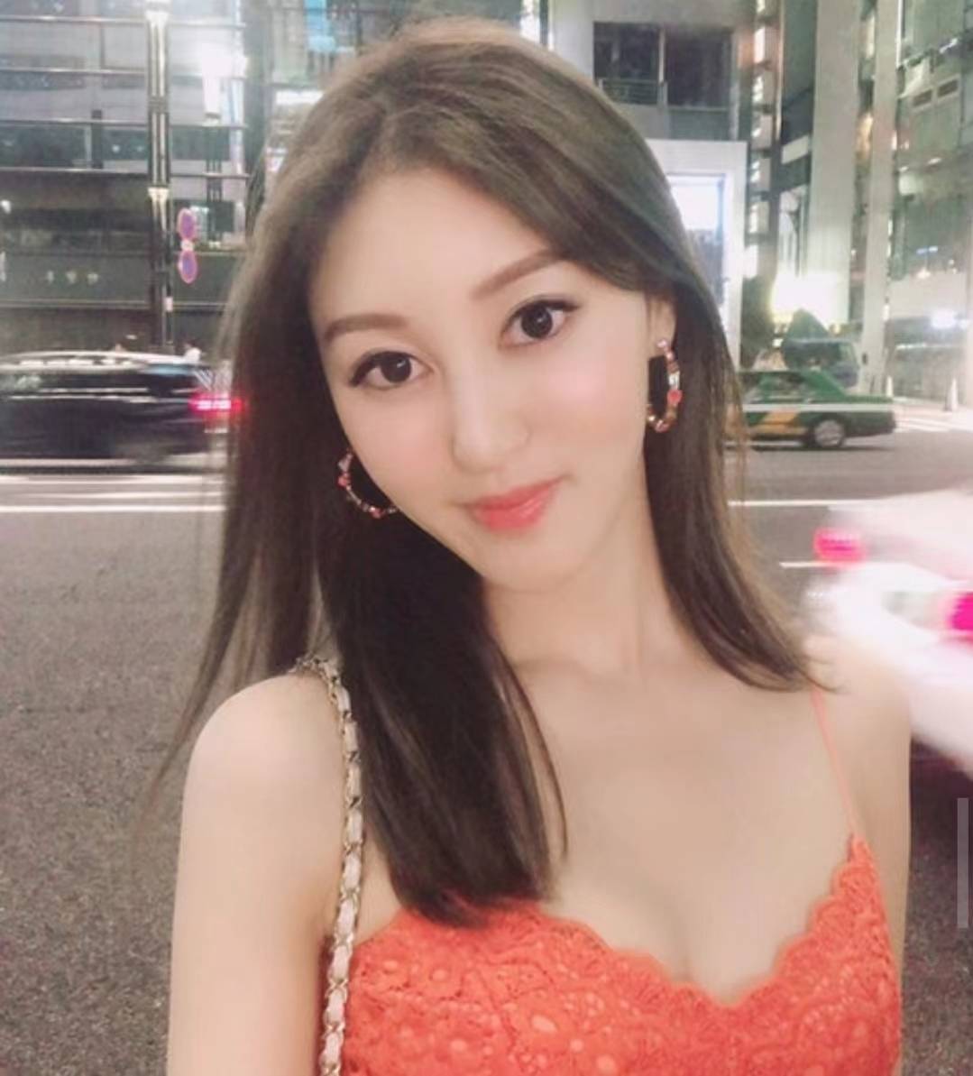何艳娟回应被指爱炫富,曾与年长40岁富商闪婚跻身上流社会