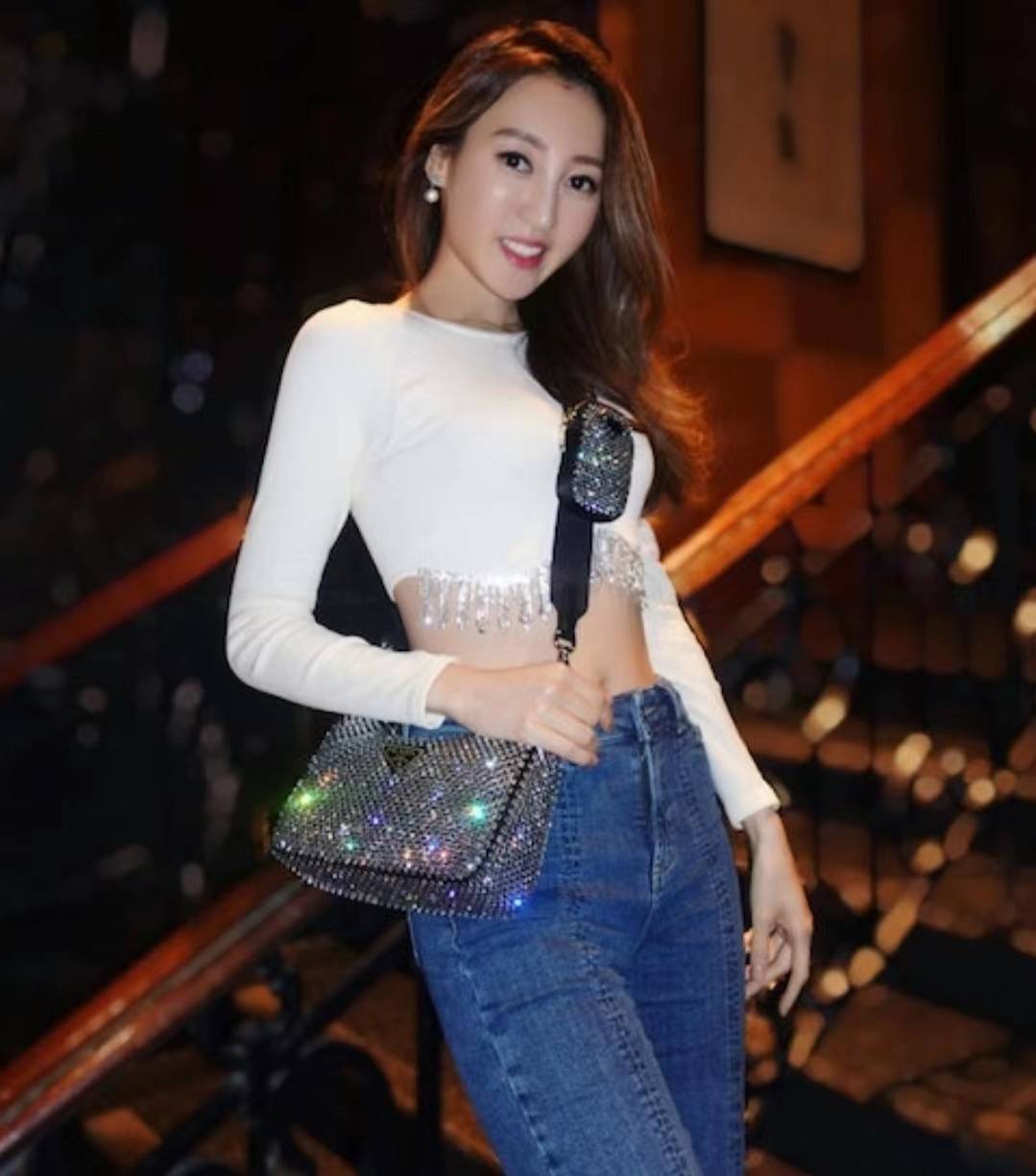何艳娟回应被指爱炫富,曾与年长40岁富商闪婚跻身上流社会