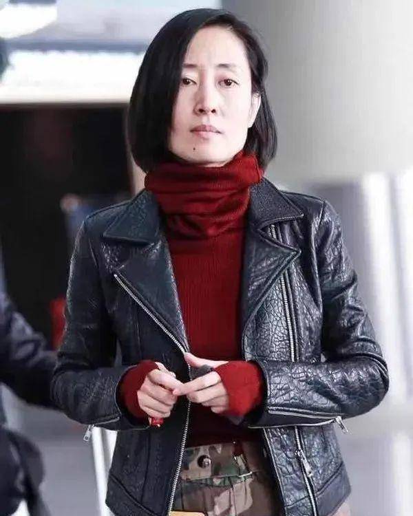 刘敏涛女儿首次露面,走过7年痛苦婚姻的她,如今幸福又快乐!