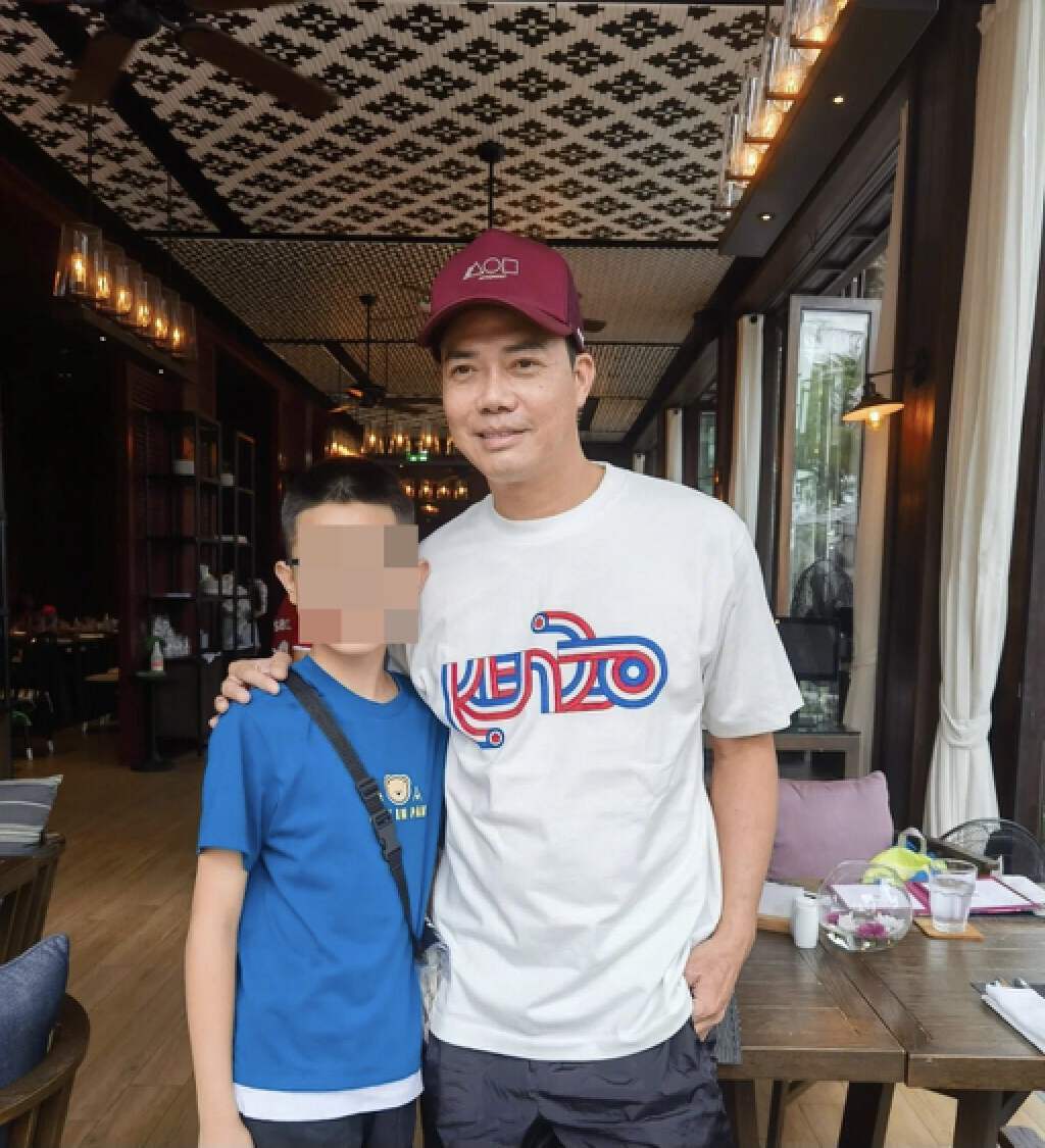 网民偶遇求合照来者不拒,56岁状态佳_谢天华_女儿_时间