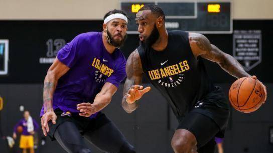 梦八队的五位首发,目前现状怎样?只有两人退役,一人任处巅峰期