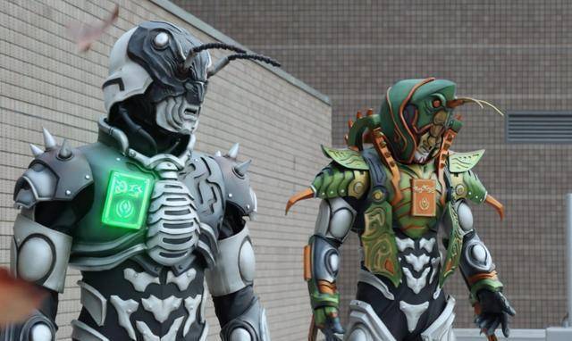 假面骑士saber第2话解读憨憨二骑科普世界观教主骑剑法_怪人_伦太郎