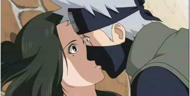 其中一个夺走了卡卡西初吻,两人都为了卡卡_女孩子_花铃_木叶