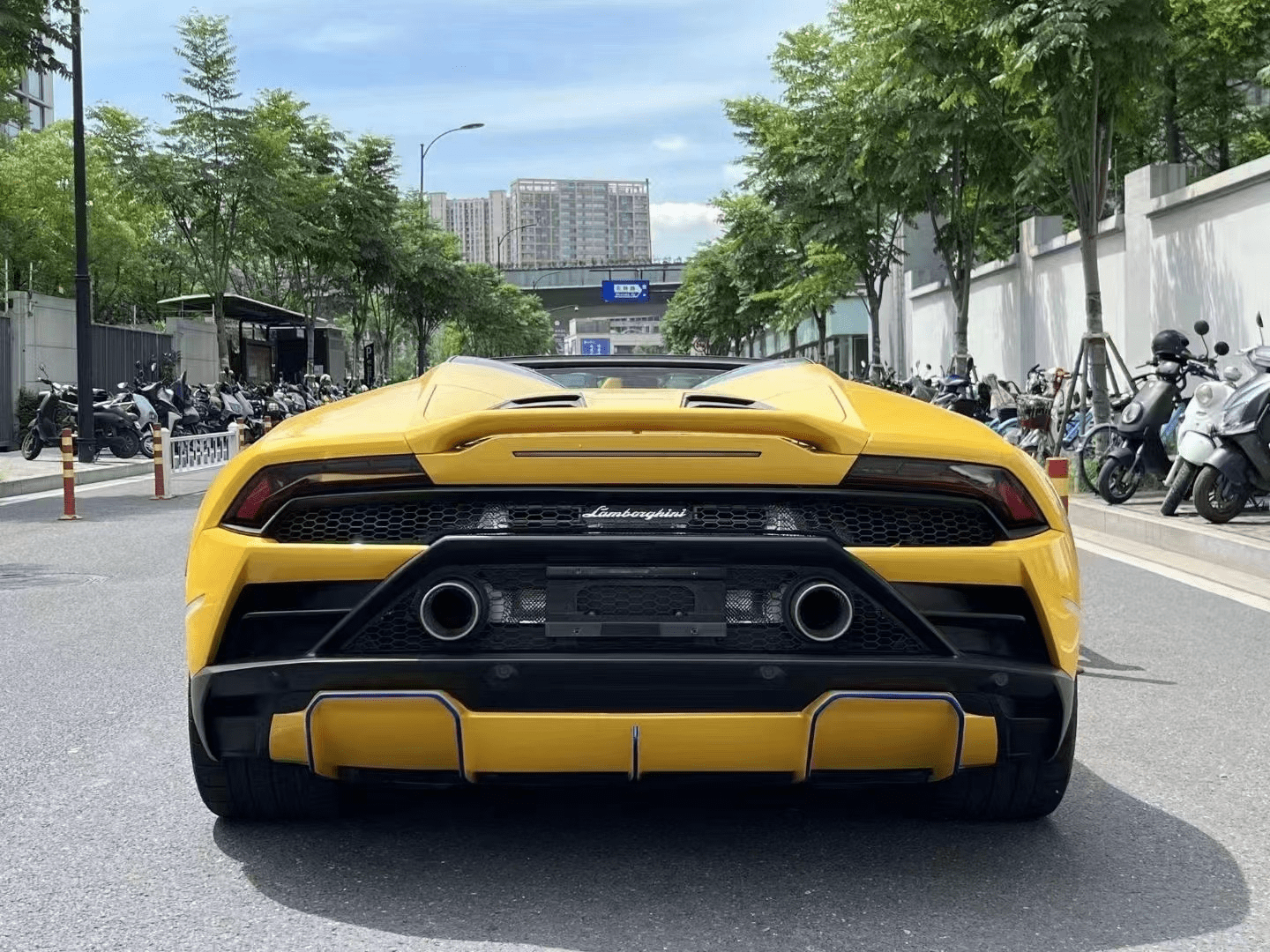 兰博基尼小牛evo 敞篷,内外搭配黄色_搜狐汽车_搜狐网