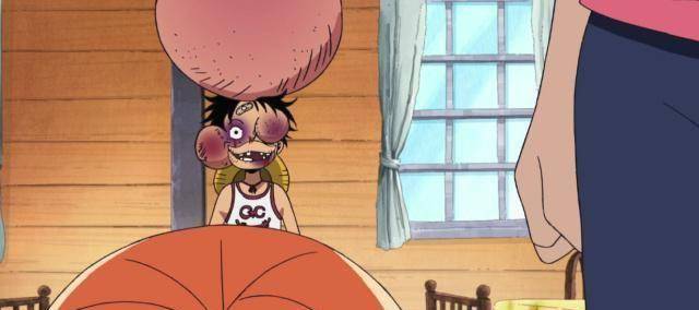 路飞的挨揍日常,索隆用刀砍,山治用脚踢,卡普直接用拳头捶_时候_娜美