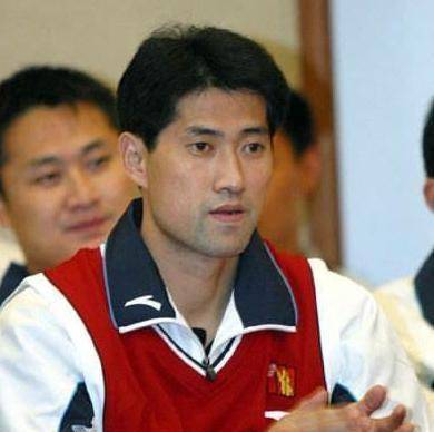 男篮历史最强后卫,名宿李晓勇去哪儿了?现状怎么样?_球迷_篮球_助攻