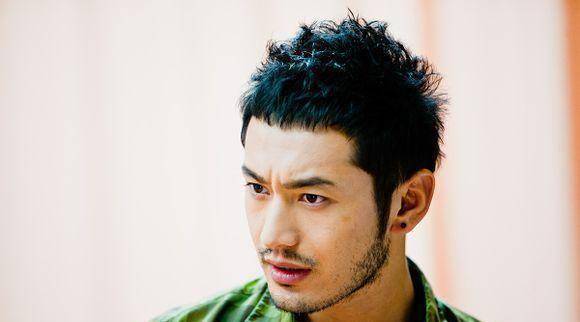 哪个男明星留胡子最帅?周杰伦?钟汉良?还是黄晓明呢?