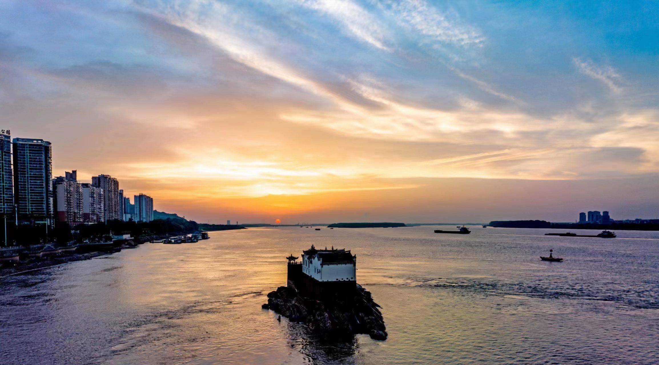 满天红霞的万里长江第一阁——观音阁(舒德平摄影)_鄂州_建筑_典型