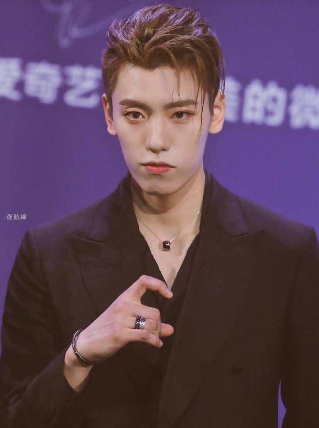 暖心王子异被姐妹花陈意涵李子璇"眷顾",对陈立农