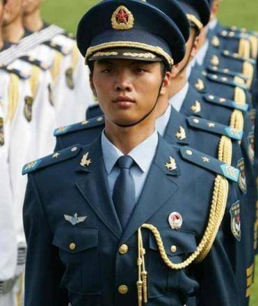 其名为绶带,并不是只为了美观_军人_国家_颜色