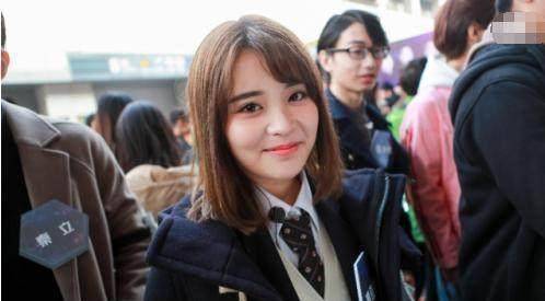 就被当时的公司看中,于是很快就加入snh48,本来以为